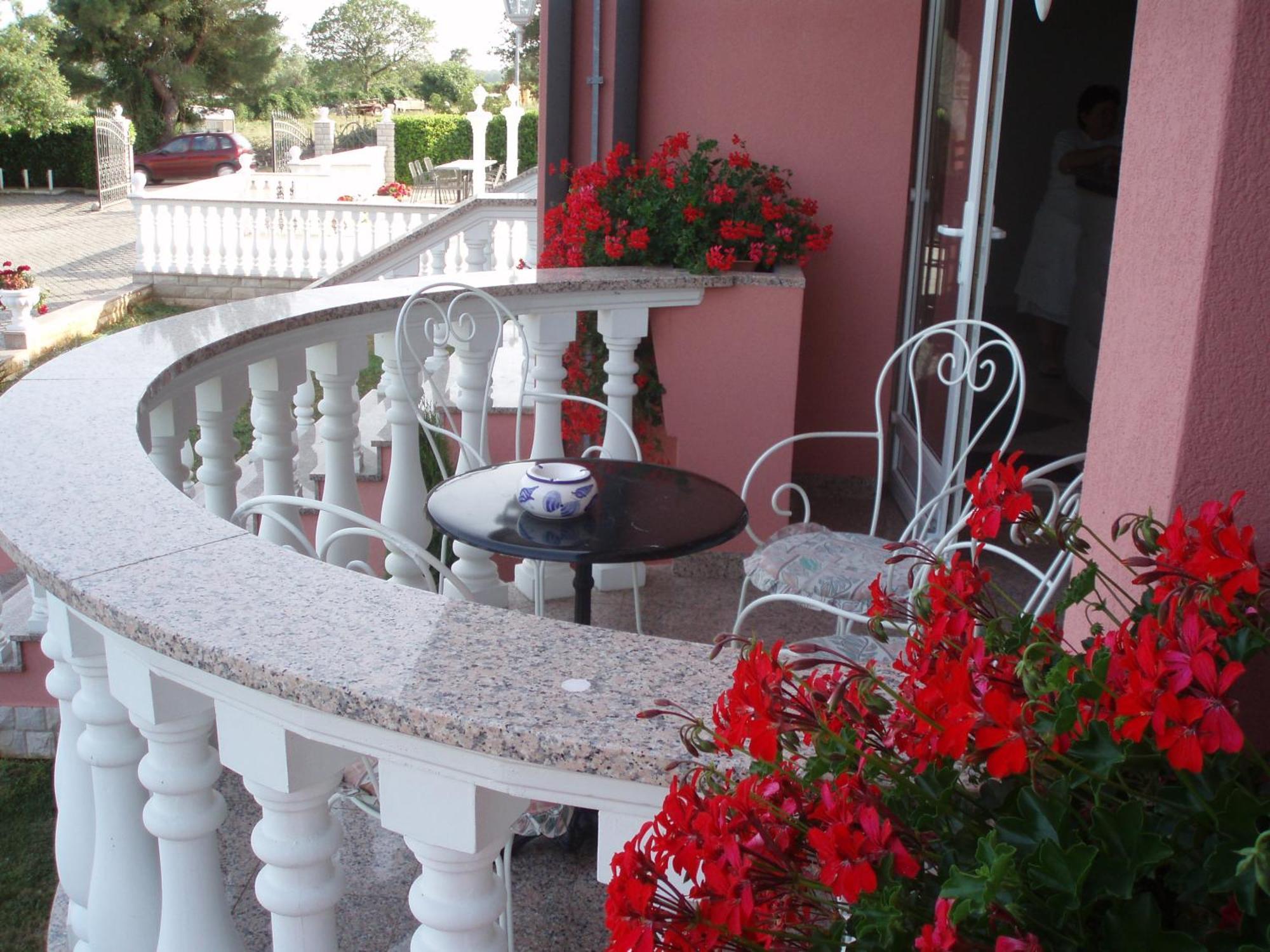 Apartments And Rooms Villa Chiara Krnica Buitenkant foto