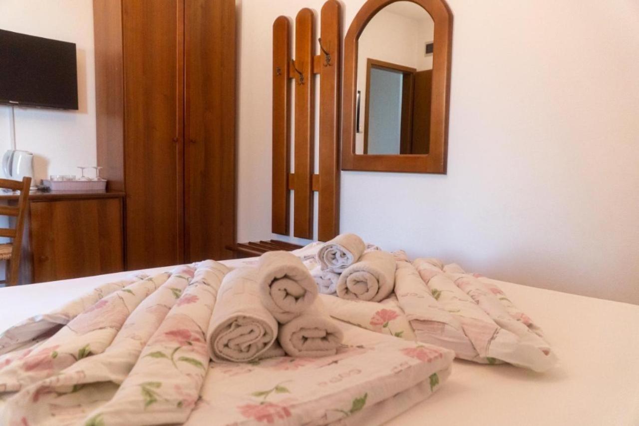 Apartments And Rooms Villa Chiara Krnica Buitenkant foto
