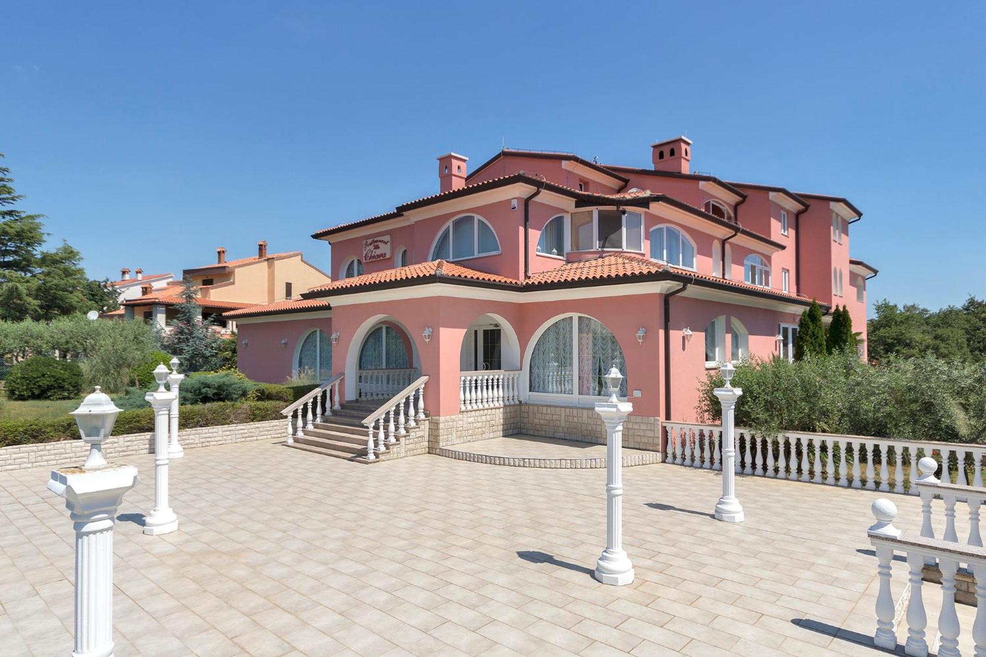Apartments And Rooms Villa Chiara Krnica Buitenkant foto