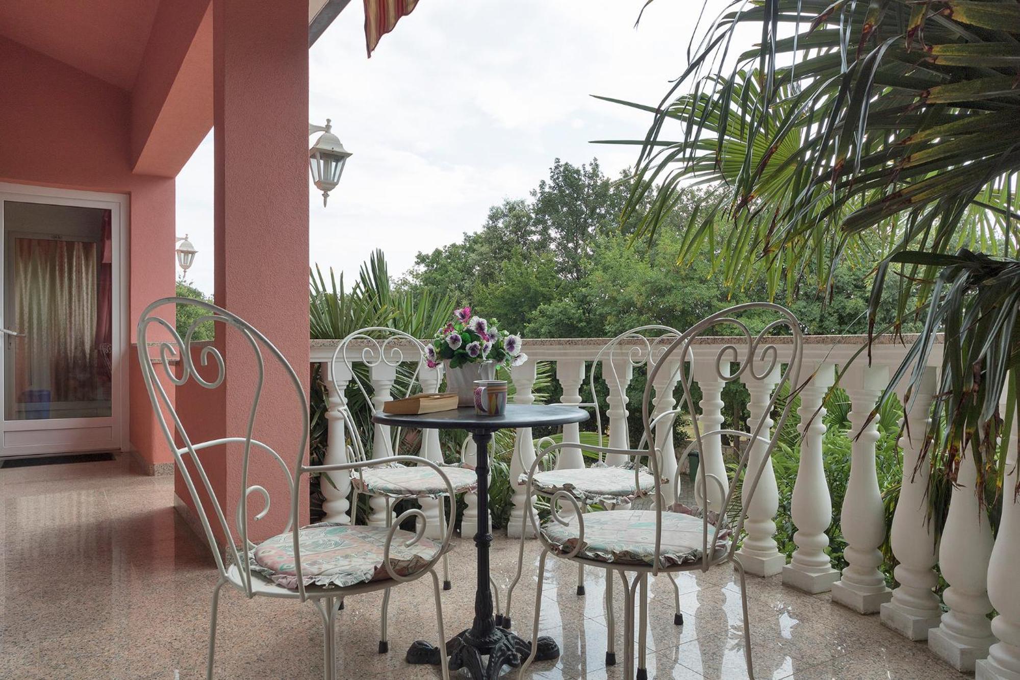 Apartments And Rooms Villa Chiara Krnica Buitenkant foto