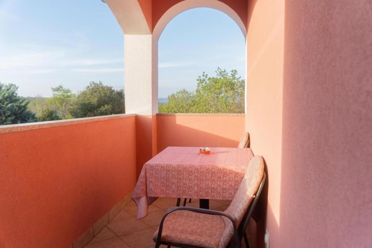 Apartments And Rooms Villa Chiara Krnica Buitenkant foto