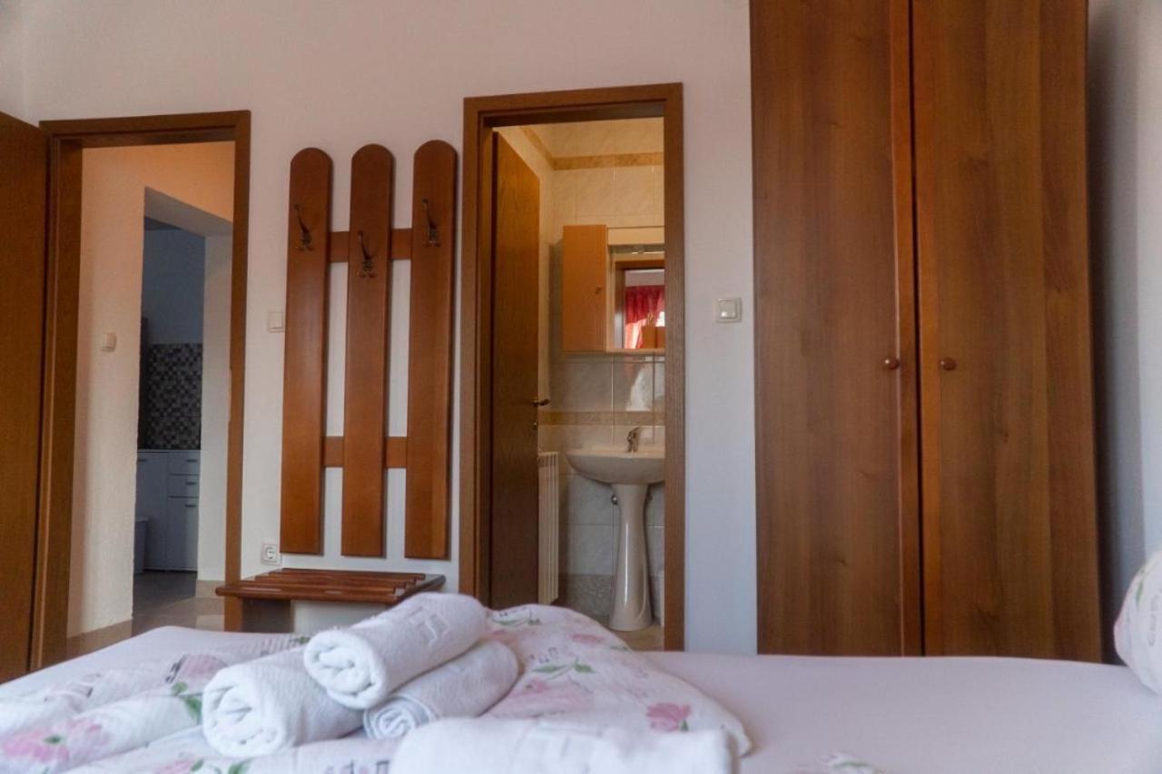 Apartments And Rooms Villa Chiara Krnica Buitenkant foto