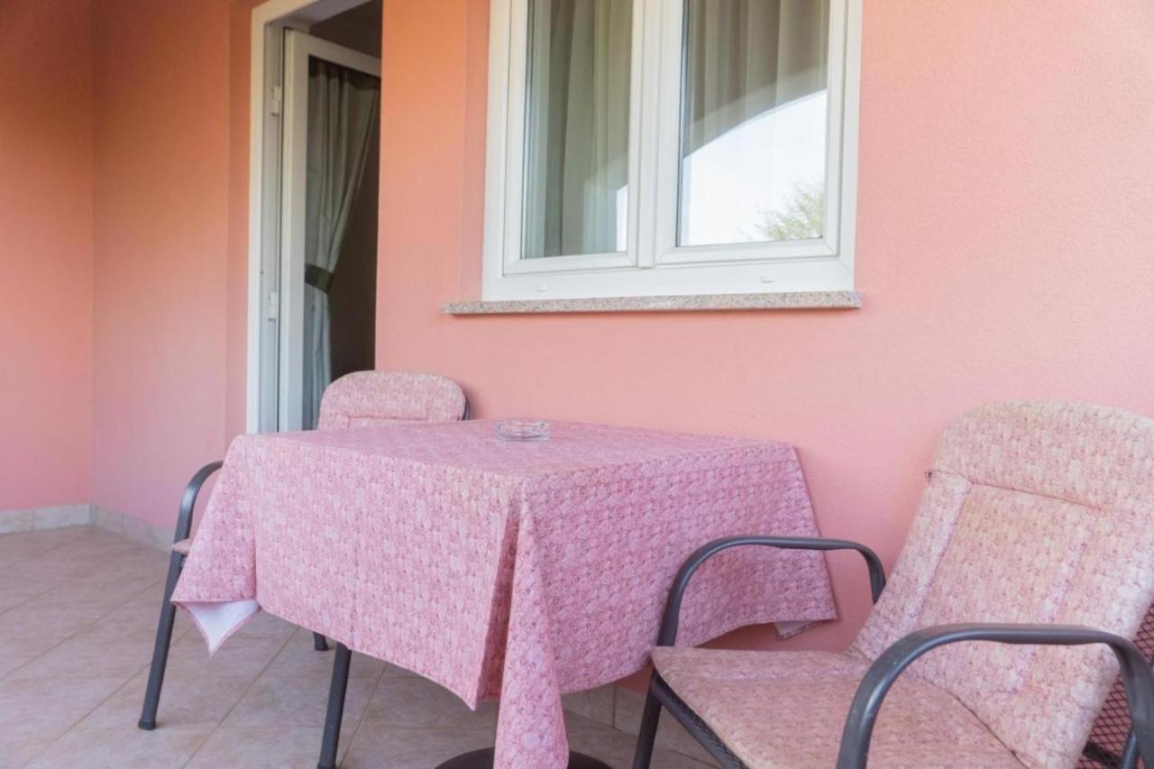 Apartments And Rooms Villa Chiara Krnica Buitenkant foto
